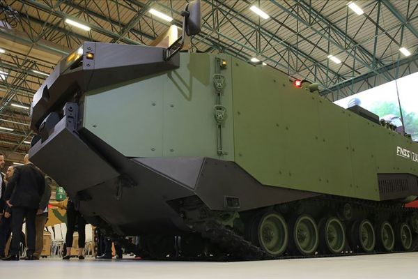 Zırhlı Amfibi Hücum Aracı tanıtıldı