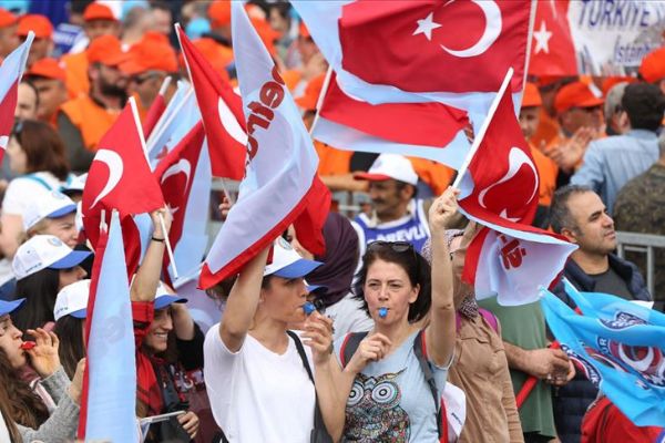 TÜRK-İŞ 1 Mayıs'ı Kocaeli'de kutluyor