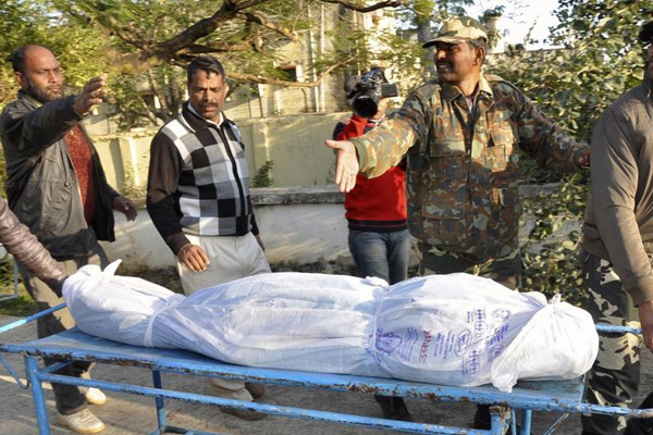 Hindistan'da bombalı saldırı: 16 ölü