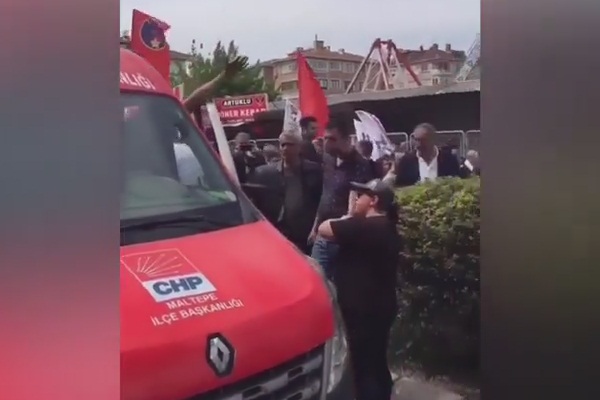 CHP'nin aracından Demirtaş'ın söylediği şarkı çalındı