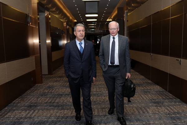 Bakan Akar, ABD'nin Suriye Özel Temsilcisi Jeffrey'le görüştü