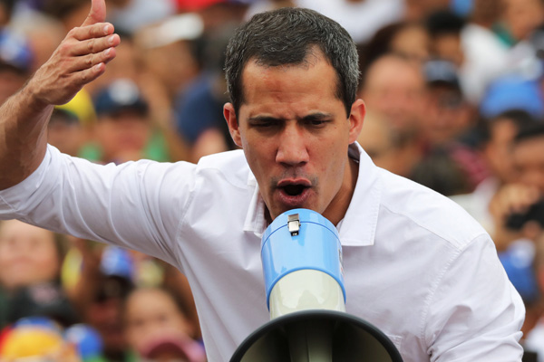 Guaido'dan halka grev çağrısı