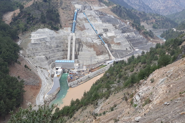 HES projesi inşaatında patlama: 1'i ağır 4 yaralı