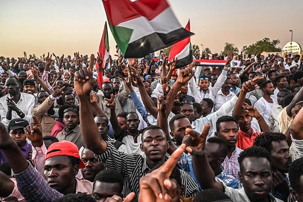 Sudan'da protestocular, iki milyonluk konvoya hazırlanıyor