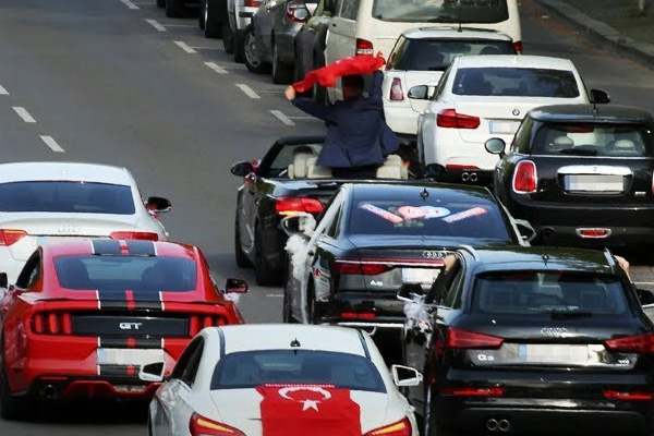 Almanya’da Türk düğün konvoylarını yasaklayacak yasa yolda
