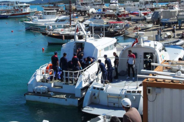 Ayvalık’ta göçmen teknesi battı: 9 kişi hayatını kaybetti