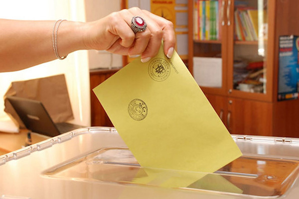 İstanbul soruşturmasında 43 sandık başkanının FETÖ'yle irtibatı tespit edildi