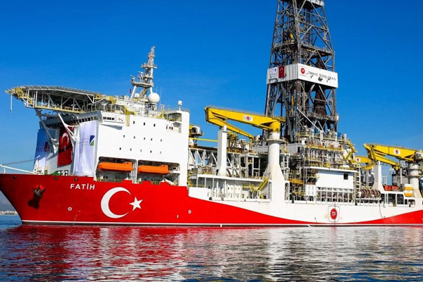 Rum kesiminden Fatih sondaj gemisi mürettebatına 'tutuklama' tehdidi