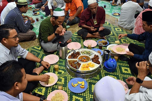 Malezya'da ilk iftar