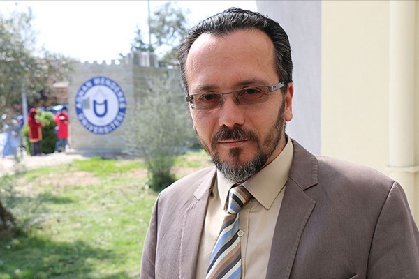 Eski ADÜ rektörü ve eşi FETÖ'den açığa alındı