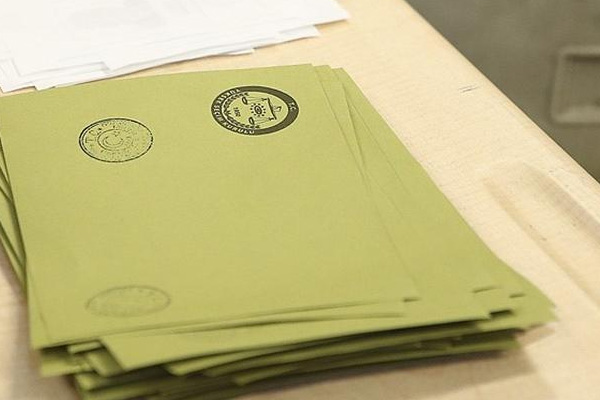 İYİ Parti'den YSK'ya İstanbul başvurusu