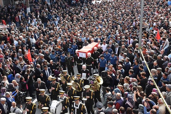 Şehit piyade sözleşmeli er son yolcuğuna uğurlandı