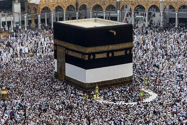 Suudi Arabistan: Katarlıların umre ziyaretinden memnunuz