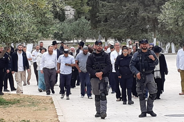 Fanatik Yahudilerden Mescid-i Aksa'ya baskın