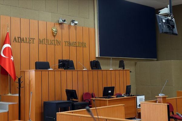 Trafikte baltayla tehdit eden şüpheli adliyeye sevk edildi