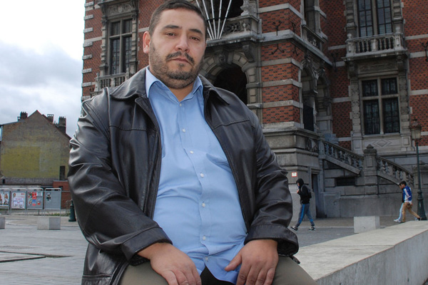 Belçika'da kadın sunucuyla el sıkışmayan İslam Partisi liderine hapis cezası