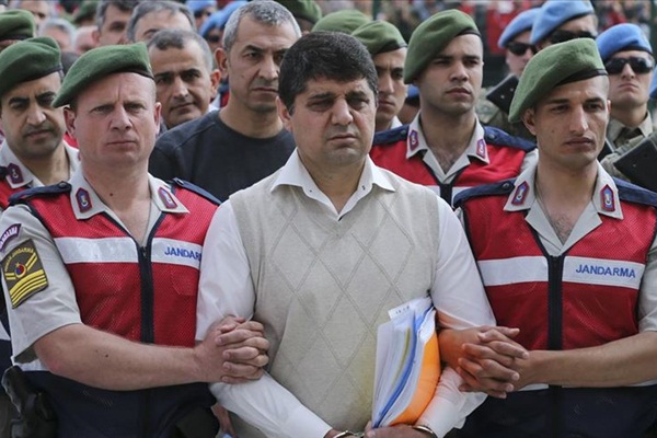 Mahkeme başkanından konsey üyesi albaya uyarı