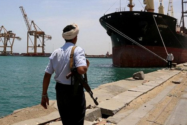 Husiler Hudeyde Limanı'ndan çekiliyor