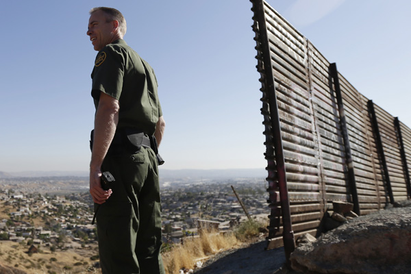 ABD, Afganistan destek fonunu Meksika duvarı için kullanacak