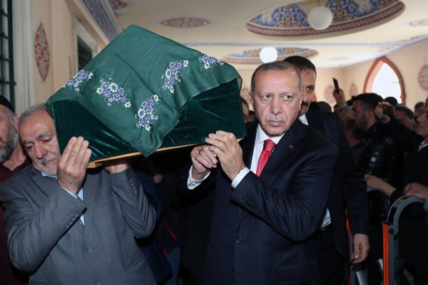 Cumhurbaşkanı Erdoğan, cenaze namazına katıldı