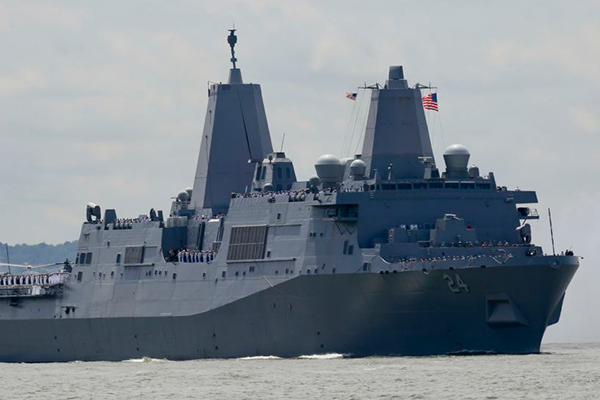 ABD şimdi de, Orta Doğu'ya amfibik çıkarma gemisi yolladı