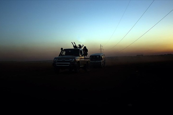 Esed rejimi güçleri İdlib il sınırına yaklaşıyor