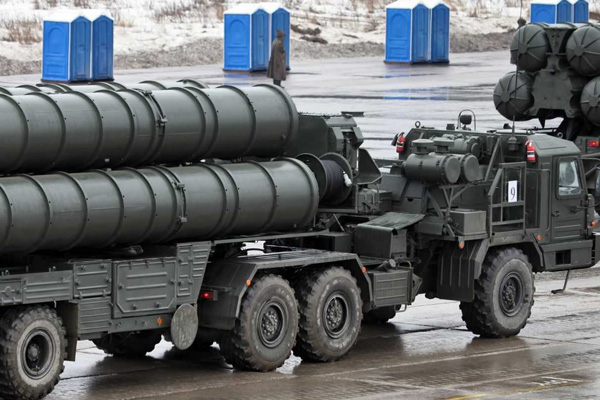 ABD yaptırımla tehdit etti: Hindistan S-400 almaktan vazgeçti