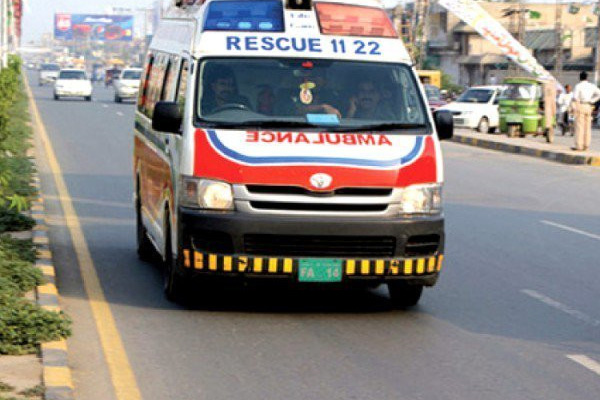 Pakistan'da polise saldırı: 4 ölü