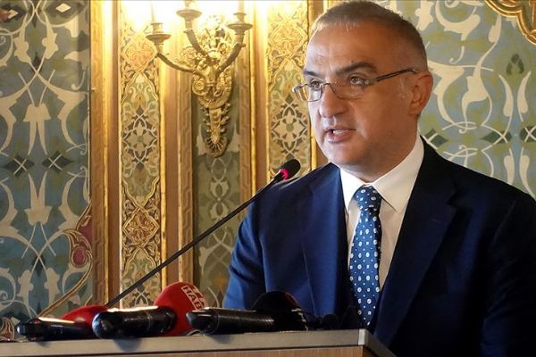 'Tarih bilinci toplumu bir arada tutan bağlardır'