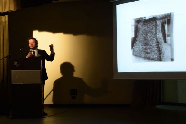 'Tarihi eserler kum torbaları ile korundu'