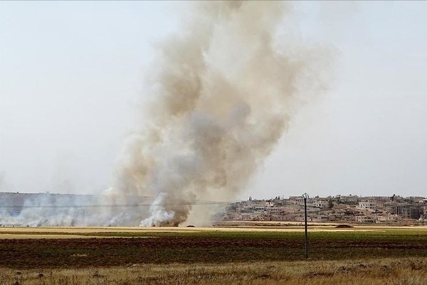 Tel Rıfat'ı işgal eden YPG/PKK'lılar, Bab'daki sivillerin tarım arazilerini yaktı