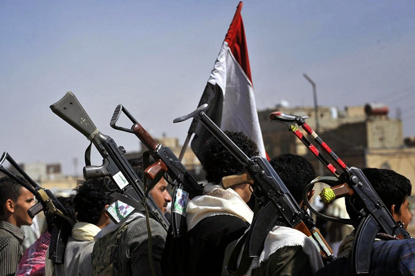 Husilerden Suudi Arabistan'a balistik füze saldırısı