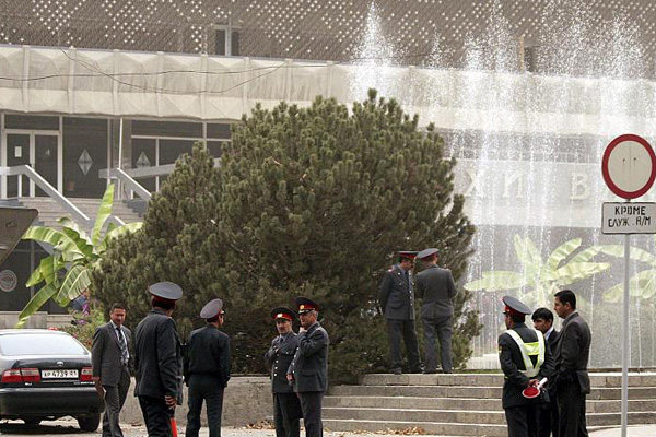 Tacikistan'da IŞİD'li mahkumların bulunduğu cezaevinde isyan: 32 ölü