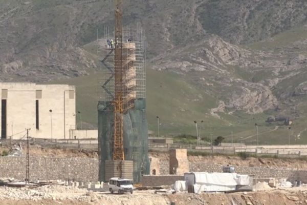 612 yıllık minare yeni yerinde yükseliyor