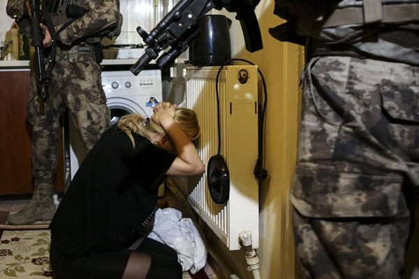 Vize dolandırıcılarına eş zamanlı operasyon