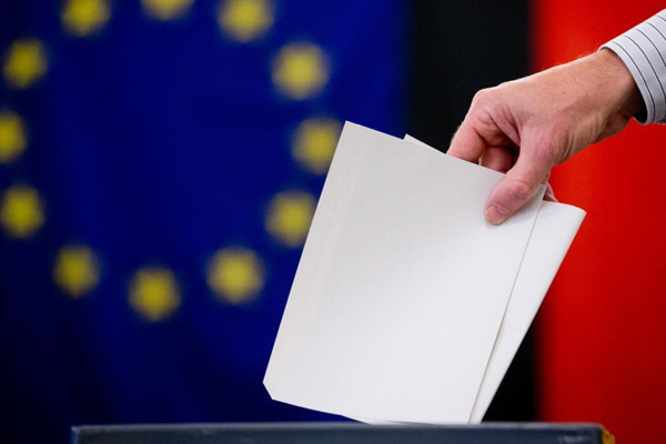 İngiltere ve Hollanda'da AP oylaması başladı