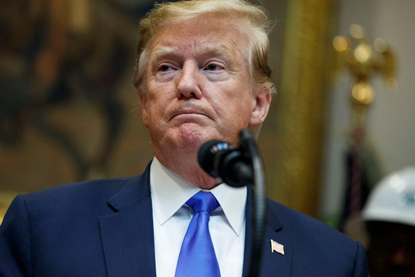 Trump silah tüccarlarını işaret etti: Savaş istiyorlar