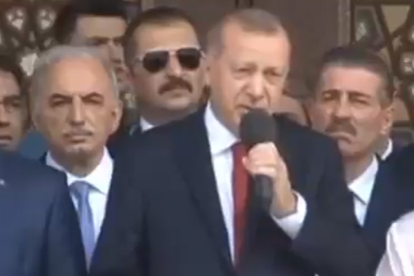 Cumhurbaşkanı Erdoğan: Bu işi hırsızlara bırakmayacağız