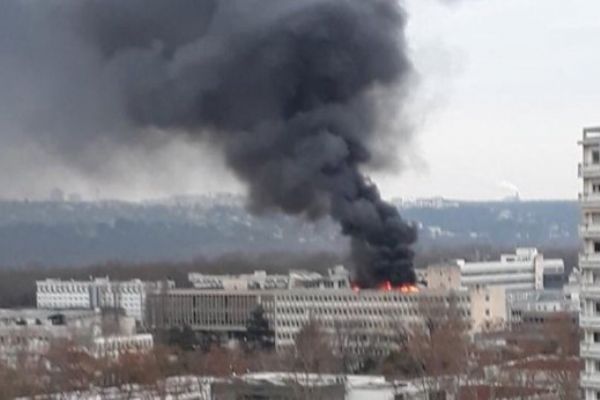 Fransa'nın Lyon kentinde patlama: 7 yaralı