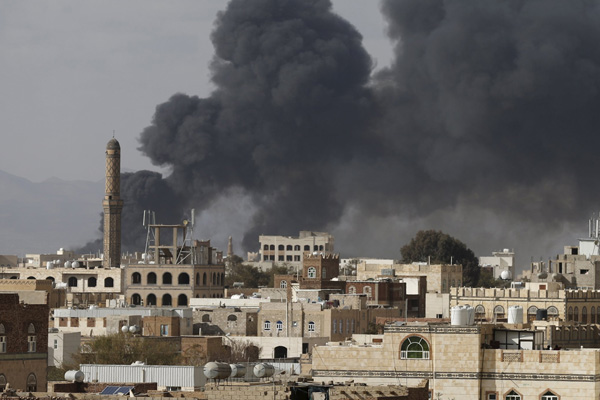 Suudiler yine Yemen'i vurdu: 4'ü çocuk 13 sivil öldü