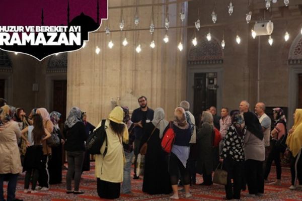 Ramazanda Selimiye Camisi'ne ziyaretçi akını