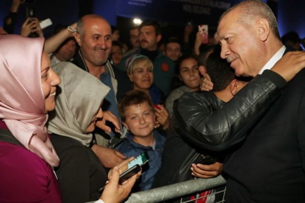 Cumhurbaşkanı Erdoğan Yenikapı'da vatandaşlarla bir araya geldi
