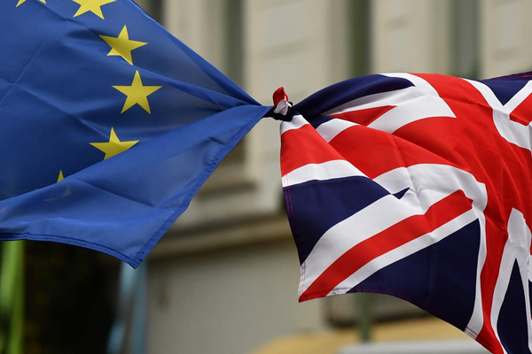 İngiltere'de AP seçimlerinin galibi Brexit Partisi