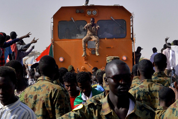 Sudan Askeri Geçiş Konseyi'nden ''sivil hükümet'' açıklaması