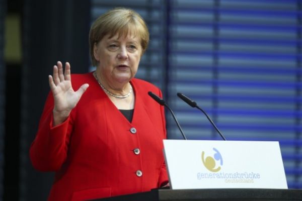 Merkel'den Avrupa'ya uyarı! Karanlık güçler yükseliyor