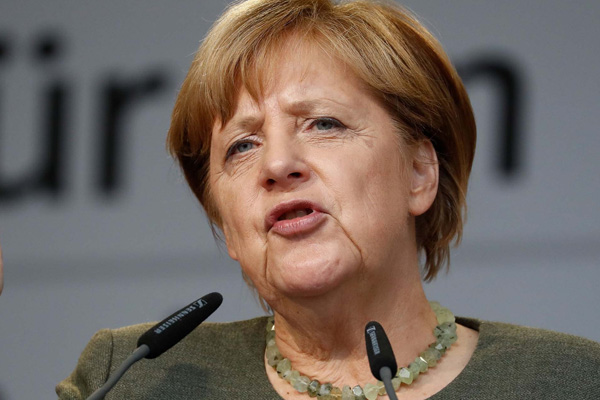 Merkel'den Avrupa'ya ''karanlık güçler'' uyarısı