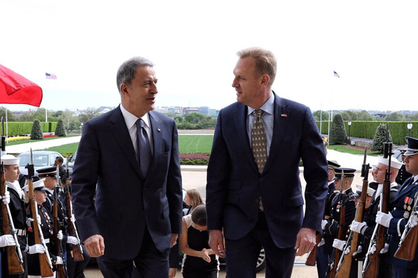 Bakan Akar, ABD Savunma Bakan Vekili ile görüştü