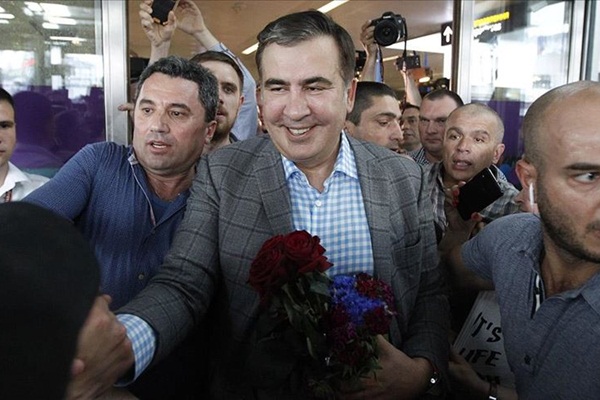 Saakaşvili Ukrayna'ya döndü