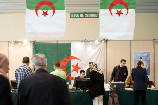 Cezayir'de askeri güçlerden ''seçim'' çağrısı