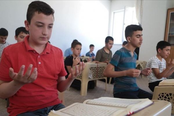 Şehit askerler ve AA muhabiri için hatim